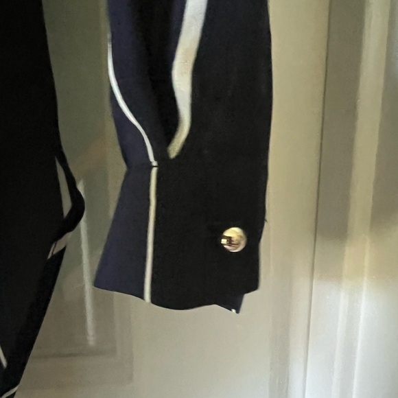 Papaya brand woman’s off the shoulder blouse navy with white pinstripes. Size S. - Picture 3 of 9